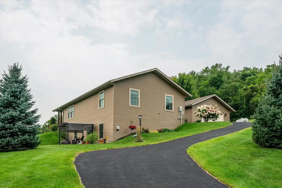 425 Fox Hollow DRIVE, Stoddard, WI 54658 - #2