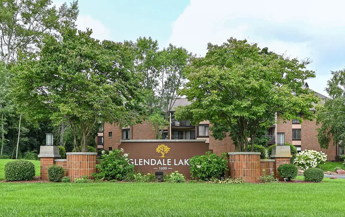 1600 W Green Tree ROAD #B130, Glendale, WI 53209 - #1