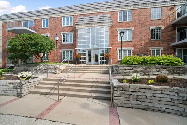 13335 Watertown Plank ROAD #115, Elm Grove, WI 53122