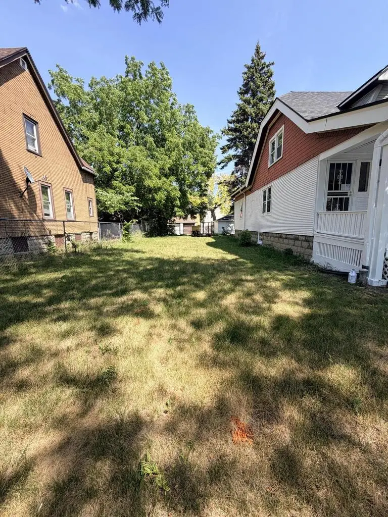 3050 N 24th PLACE, Milwaukee, WI 53206 - #3