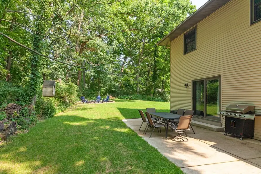 126 N Lapham Peak ROAD, Delafield, WI 53018 - #3
