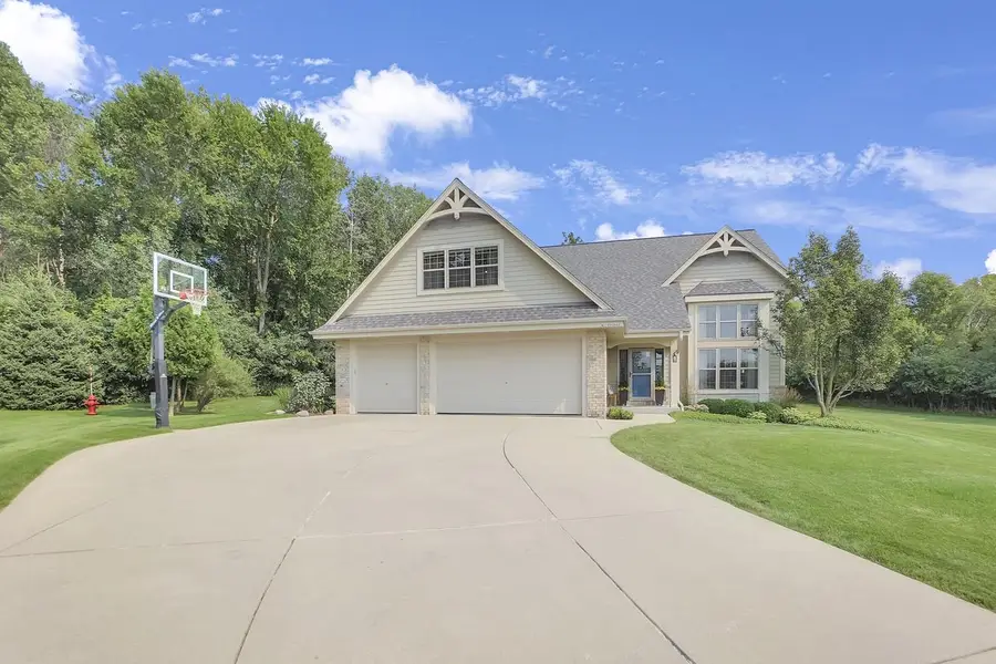 W270N2468 Orchard LANE, Pewaukee, WI 53072 - #3