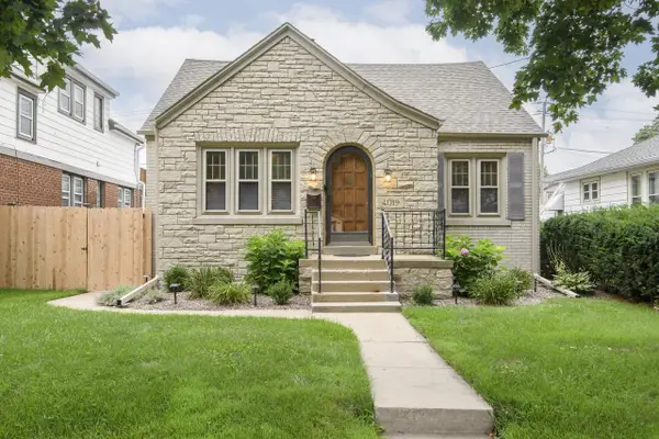 4019 S Kansas AVENUE, Saint Francis, WI 53235