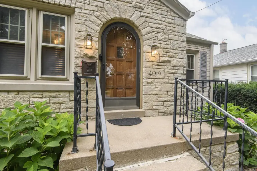 4019 S Kansas AVENUE, Saint Francis, WI 53235 - #2