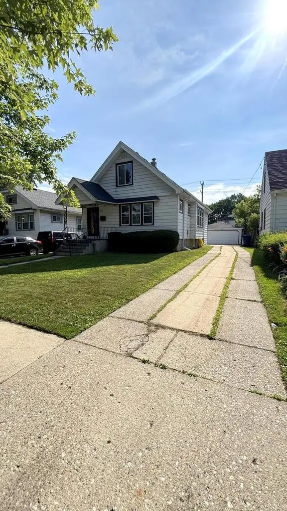 5076 N 47th STREET, Milwaukee, WI 53218 - #2