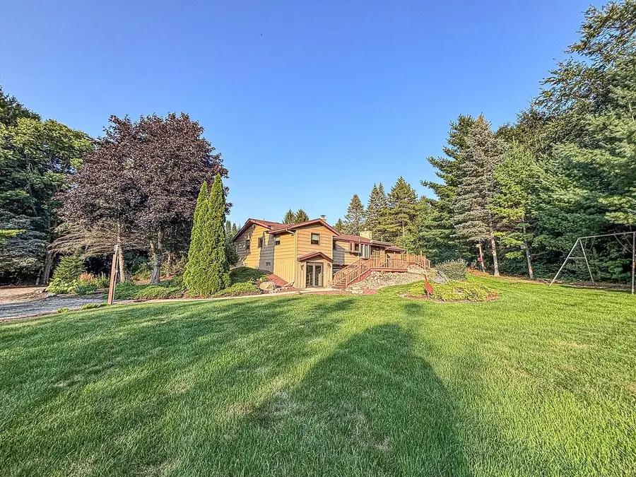 W228S5955 Arrow Ridge ROAD, Waukesha, WI 53189 - #2