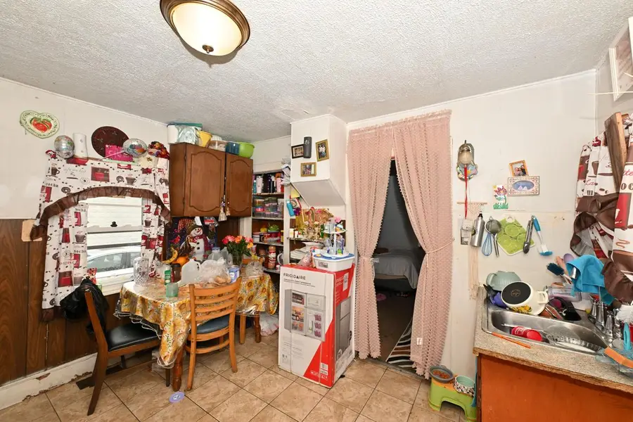1538 S 9th STREET, Milwaukee, WI 53204 - #3