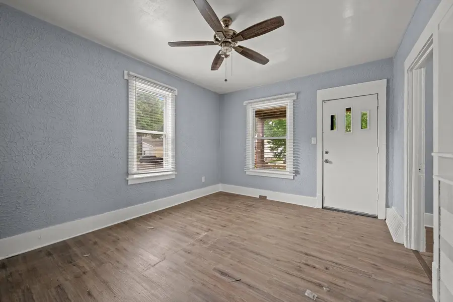 3026 W Eggert PLACE, Milwaukee, WI 53209 - #3