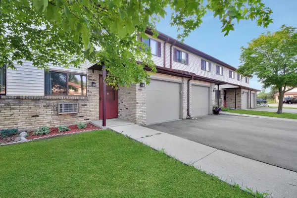 1141 Vogt DRIVE #3, West Bend, WI 53095