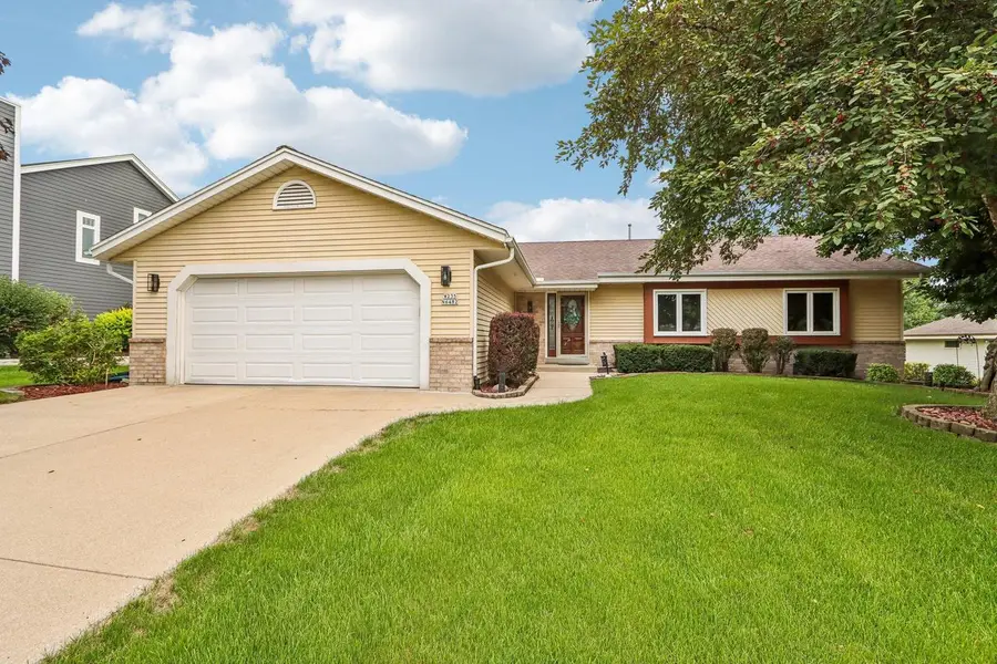W235N6482 Outer Circle DRIVE, Sussex, WI 53089 - #2