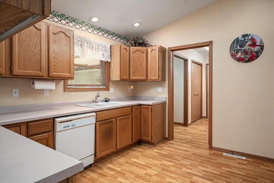 310 Haralson LANE, La Crescent, MN 55947 - #2
