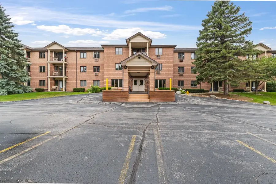 530 N Silverbrook DRIVE #327, West Bend, WI 53090 - #2