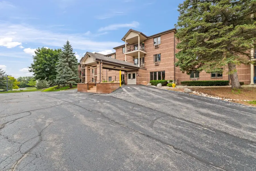 530 N Silverbrook DRIVE #327, West Bend, WI 53090 - #3