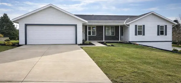 622 Lous WAY, Slinger, WI 53086