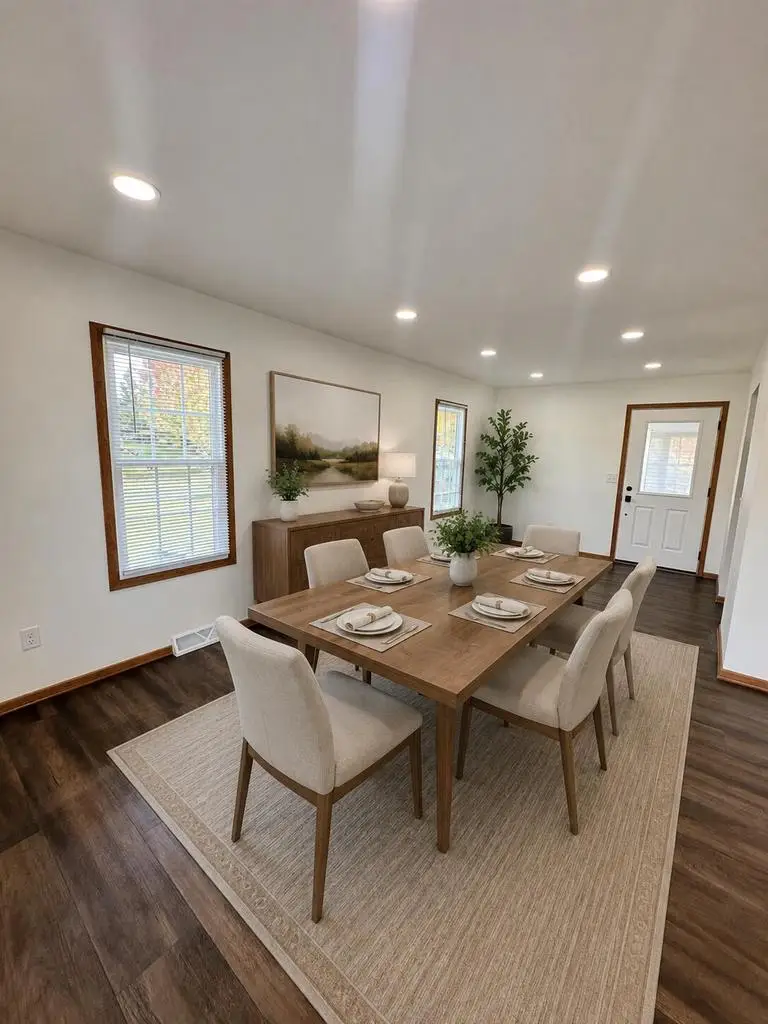 622 Lous WAY, Slinger, WI 53086 - #3