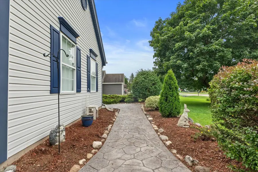 160 Cramer AVENUE, Dousman, WI 53118 - #2