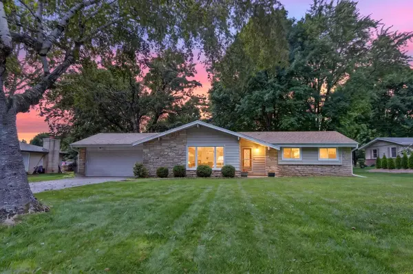 3830 Lakeview DRIVE, Mount Pleasant, WI 53403