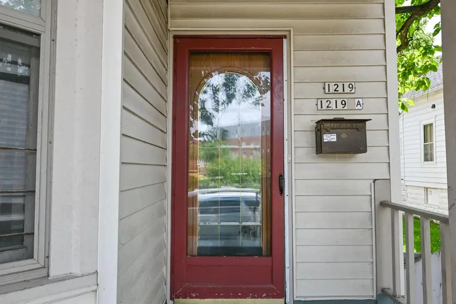 1219 W Windlake AVENUE, Milwaukee, WI 53215 - #3