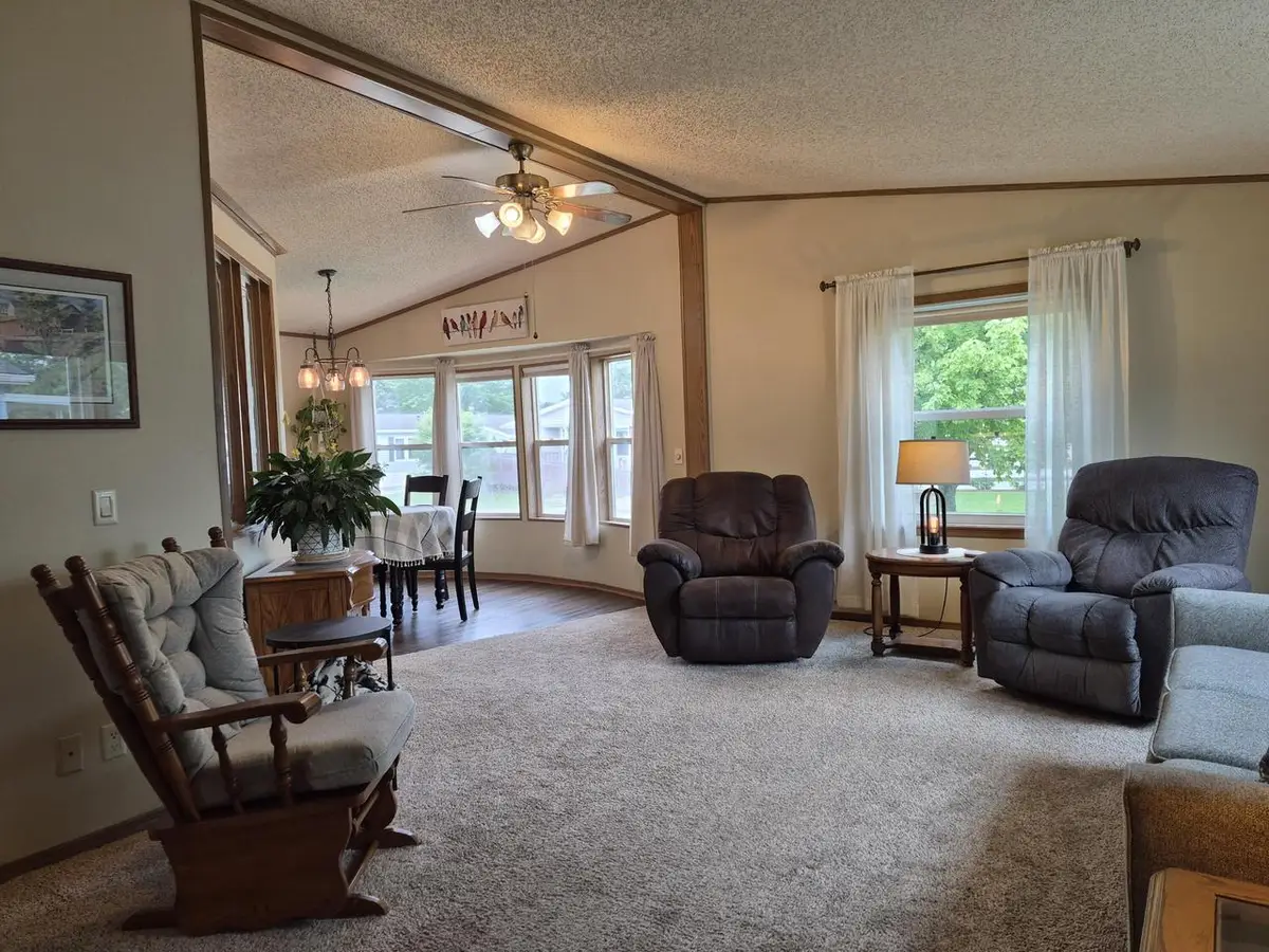 512 Harbor Heights DRIVE, Waterford, WI 53185 - #1