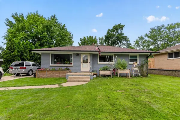 4436 W Dunwood ROAD, Brown Deer, WI 53223