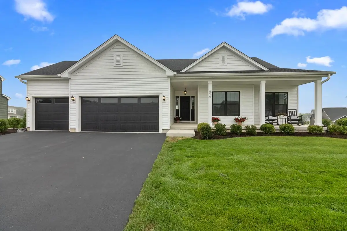 555 N Boulder Ridge DRIVE, Lake Geneva, WI 53147 - #1