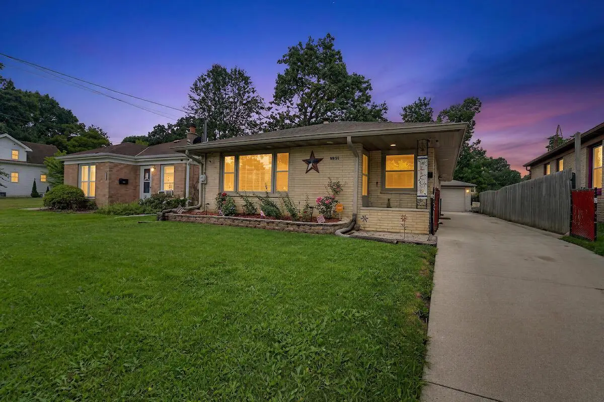 418 Blaine AVENUE, Racine, WI 53405 - #1