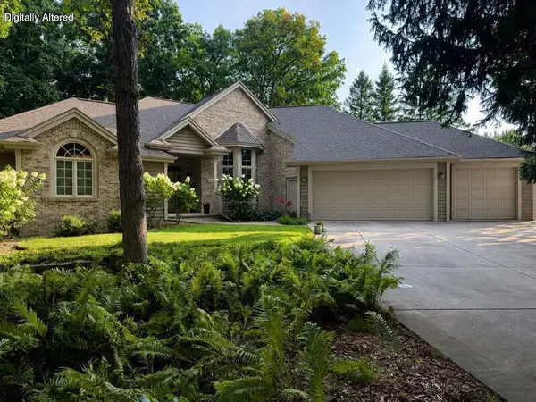 404 Ledgewood DRIVE, Fond Du Lac, WI 54937