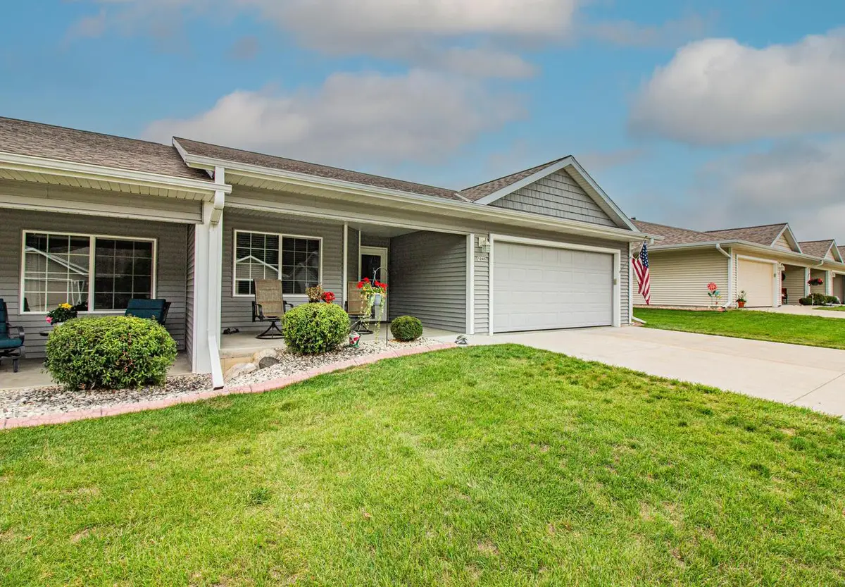 1246 Fieldstone DRIVE #2, Hartford, WI 53027 - #1
