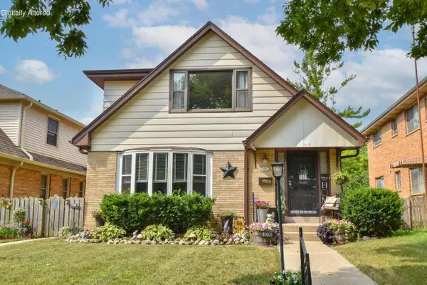 8023 W Beckett AVENUE, Milwaukee, WI 53218