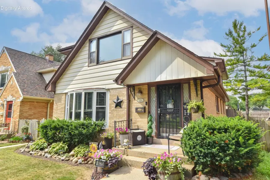 8023 W Beckett AVENUE, Milwaukee, WI 53218 - #2