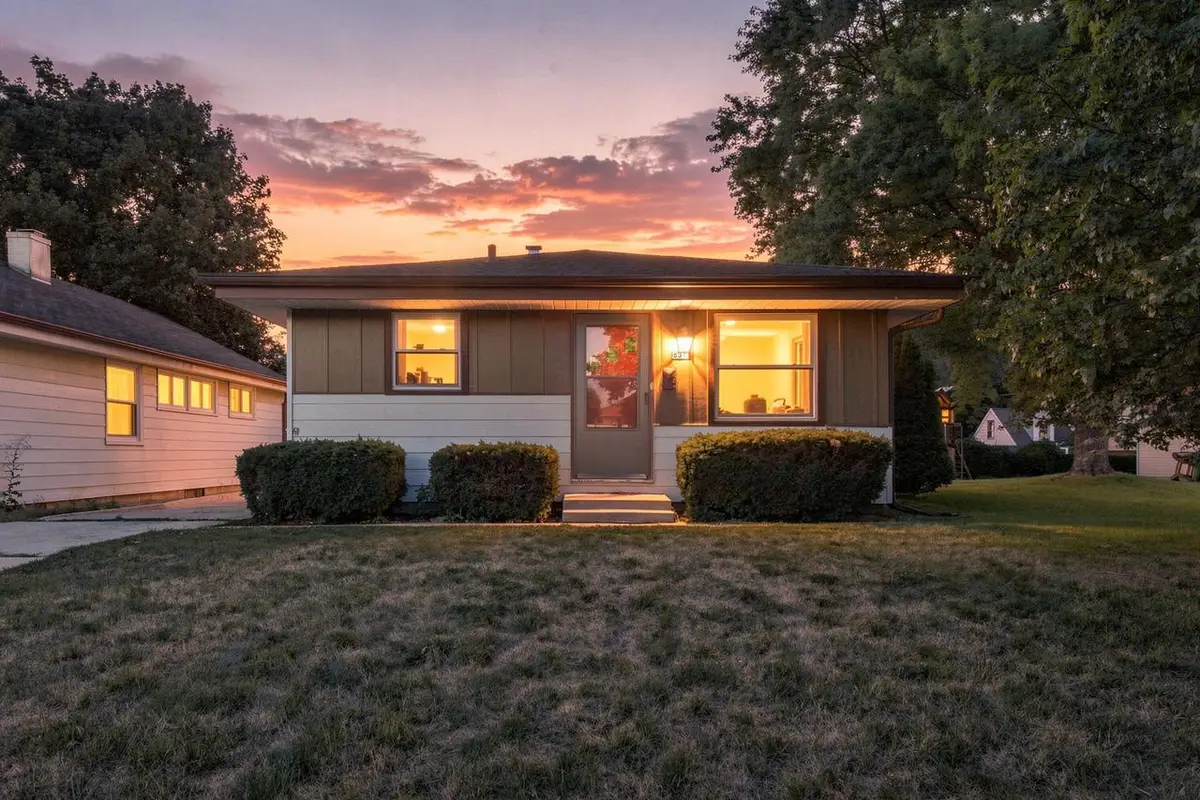 831 S 110th STREET, West Allis, WI 53214 - #1