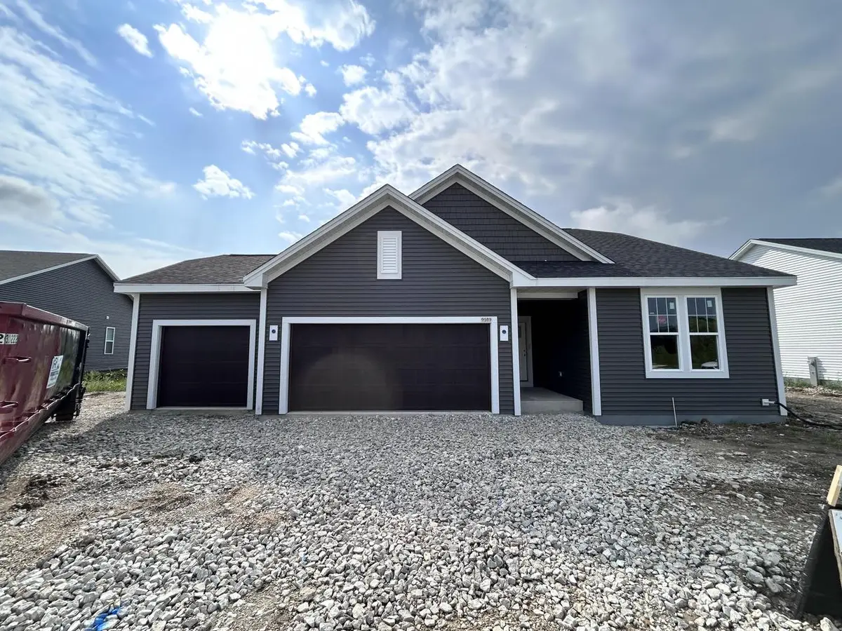 9589 S Sophia COURT, Franklin, WI 53132 - #1