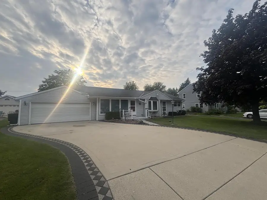 4369 S 49th STREET, Greenfield, WI 53220 - #2