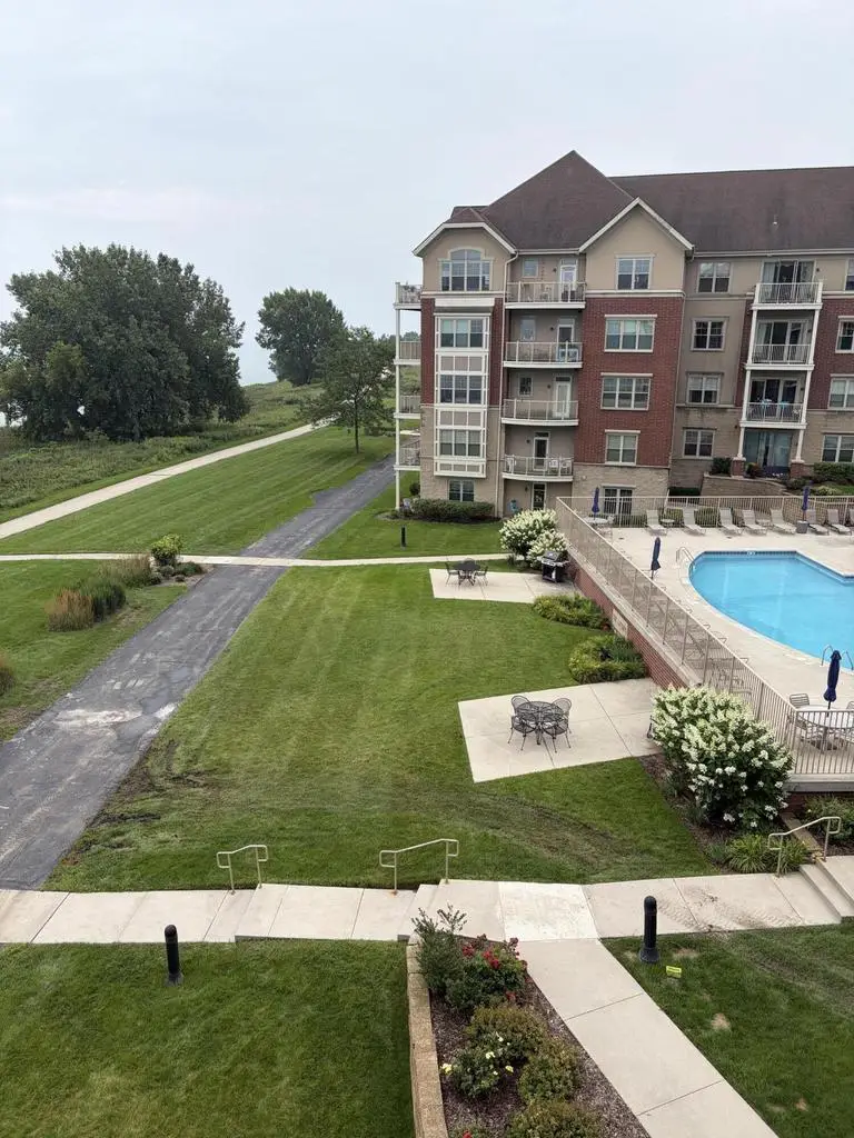 4110 S Lake DRIVE #347, Saint Francis, WI 53235 - #3