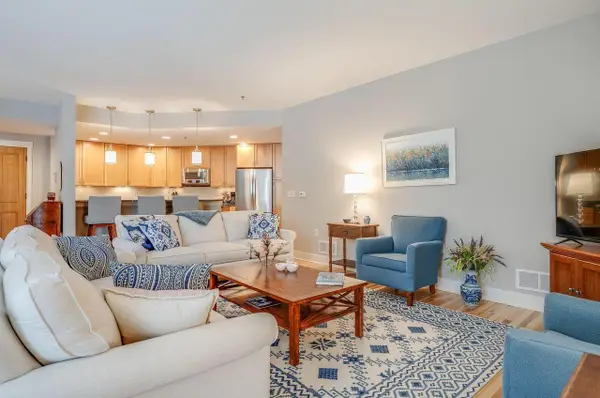 13130 Watertown Plank ROAD #101, Elm Grove, WI 53122