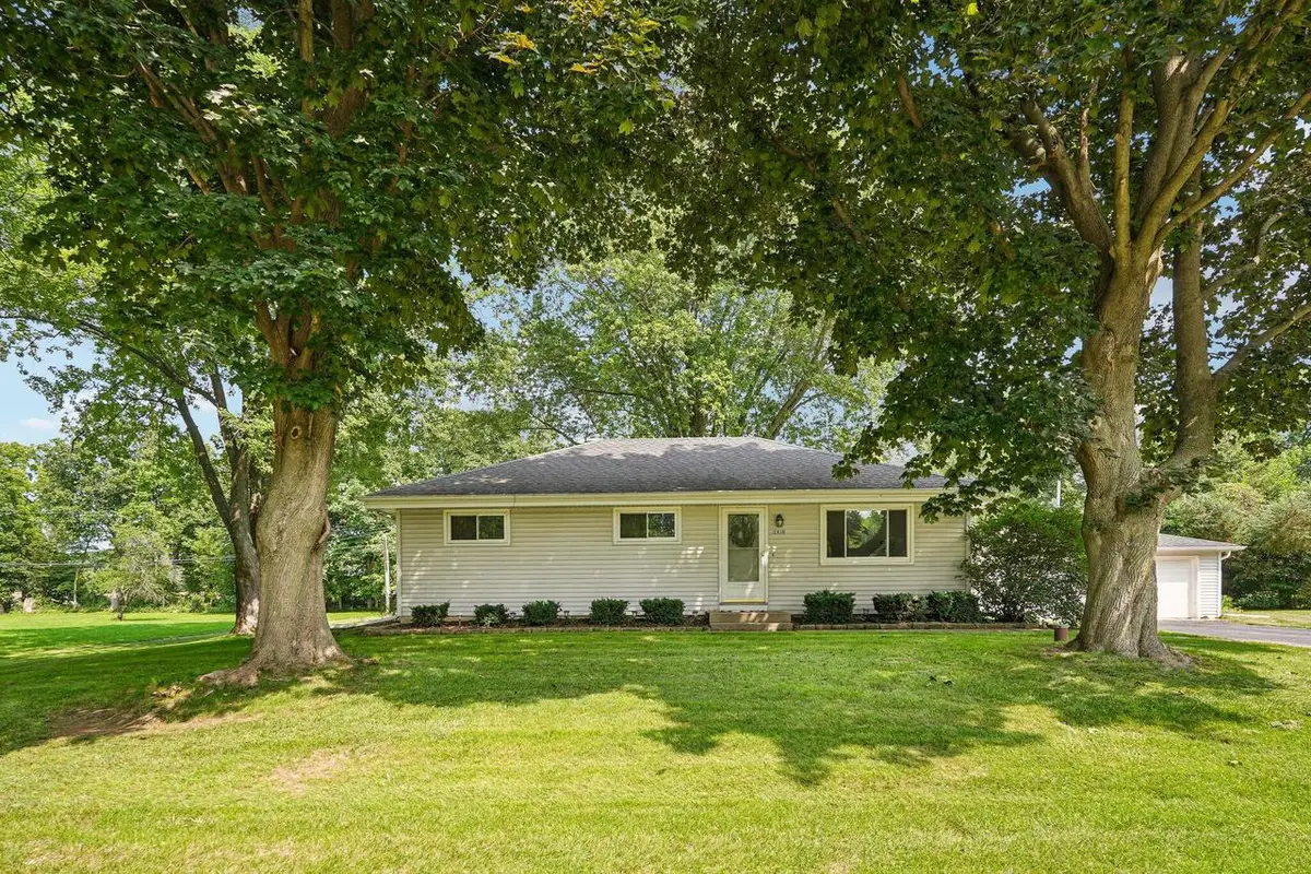 2436 S Ronke LANE, New Berlin, WI 53151 - #1