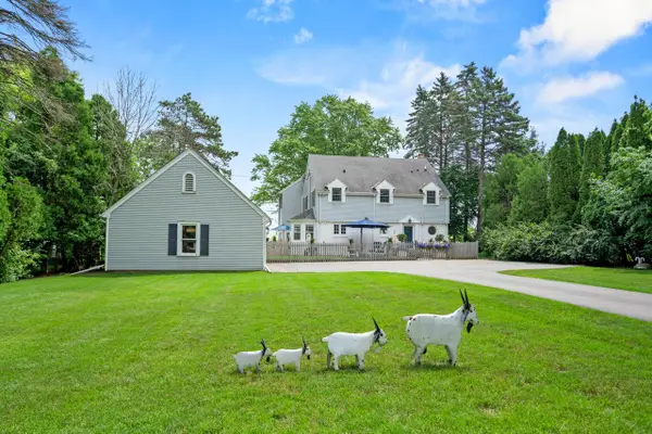 12504 N Lake Shore DRIVE, Mequon, WI 53092