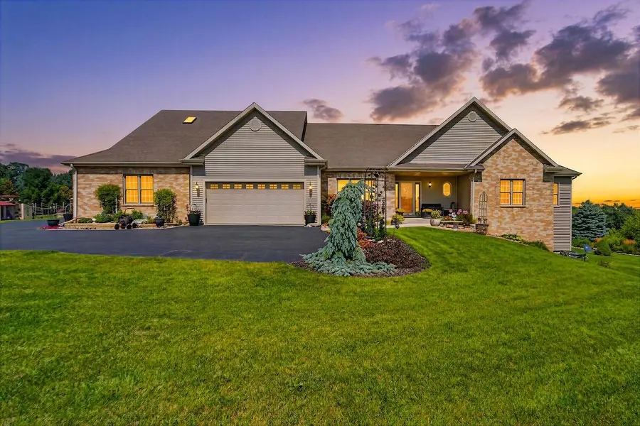 2266 Powder Hill ROAD, Hartford, WI 53027 - #3