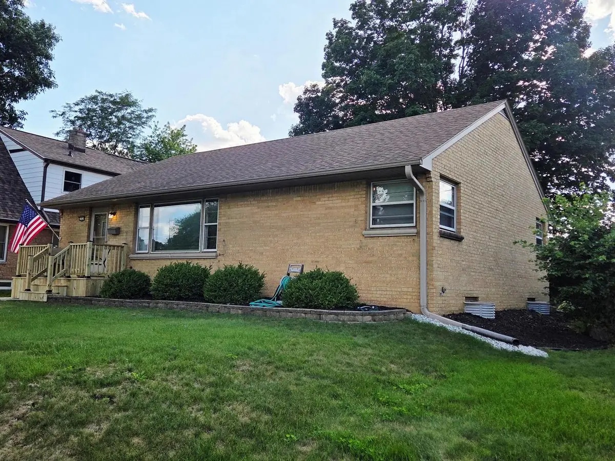 2527 S 82nd STREET, West Allis, WI 53219 - #1