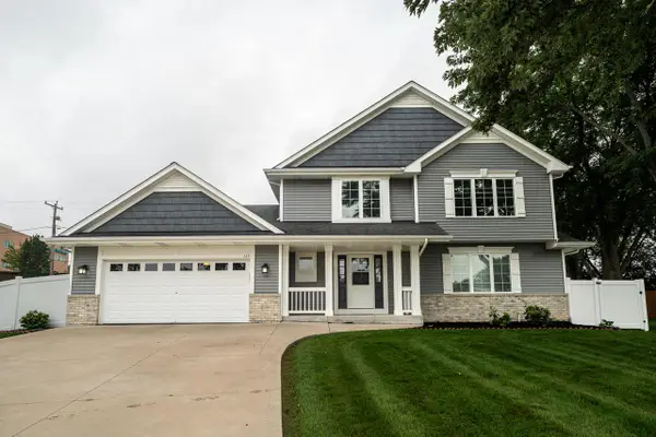 165 E Golden LANE, Oak Creek, WI 53154