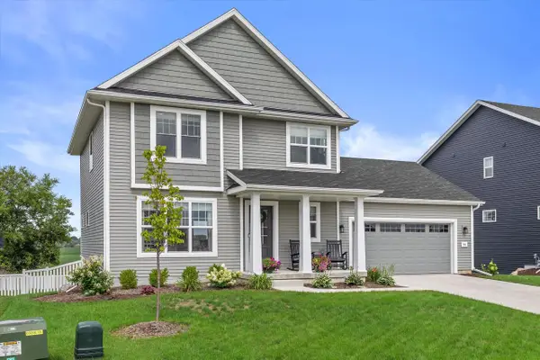 814 Burr Oak COURT, Oconomowoc, WI 53066