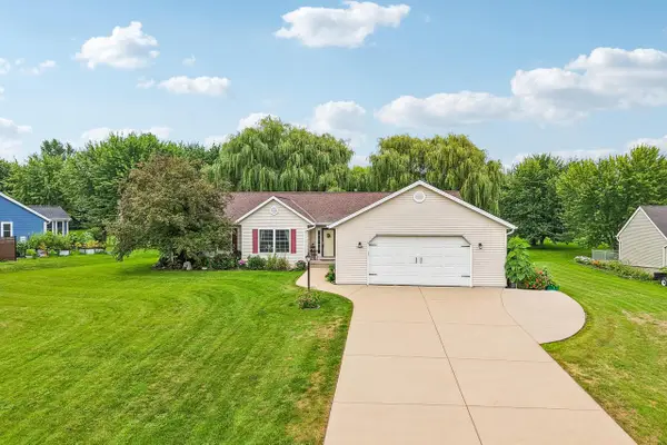 W2055 Summer Hill DRIVE, Helenville, WI 53137