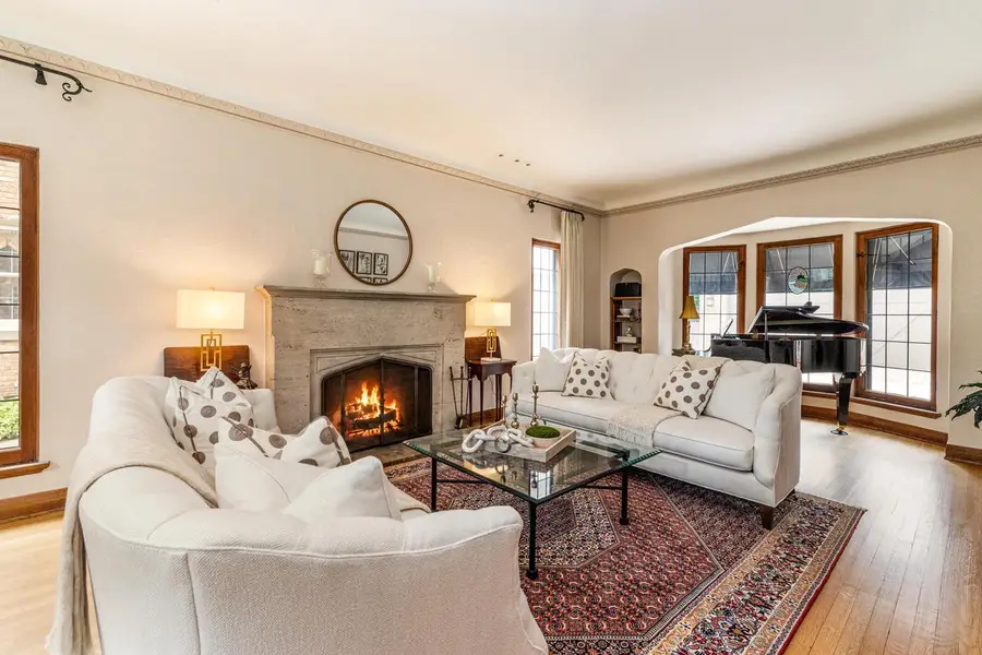 5859 N Maitland COURT, Whitefish Bay, WI 53217 - #3