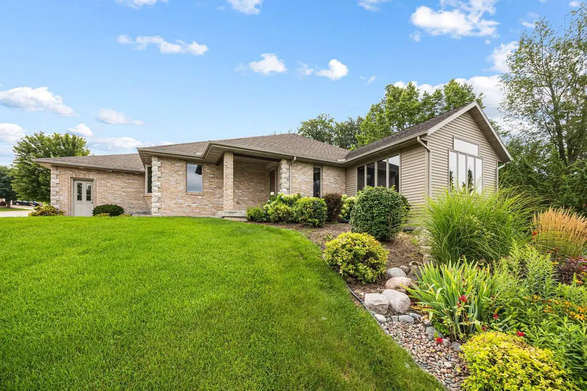 1227 W Sherman Avenue, Fort Atkinson, WI 53538 - #1