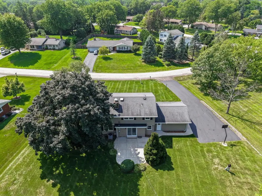 4690 Parkhurst DRIVE, Brookfield, WI 53045 - #2