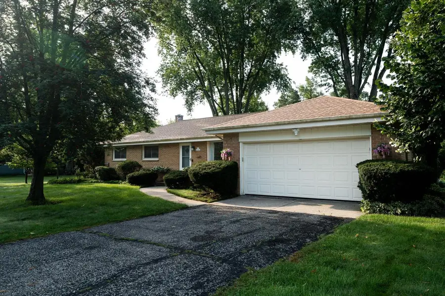 N57W15523 El Camino DRIVE, Menomonee Falls, WI 53051 - #2