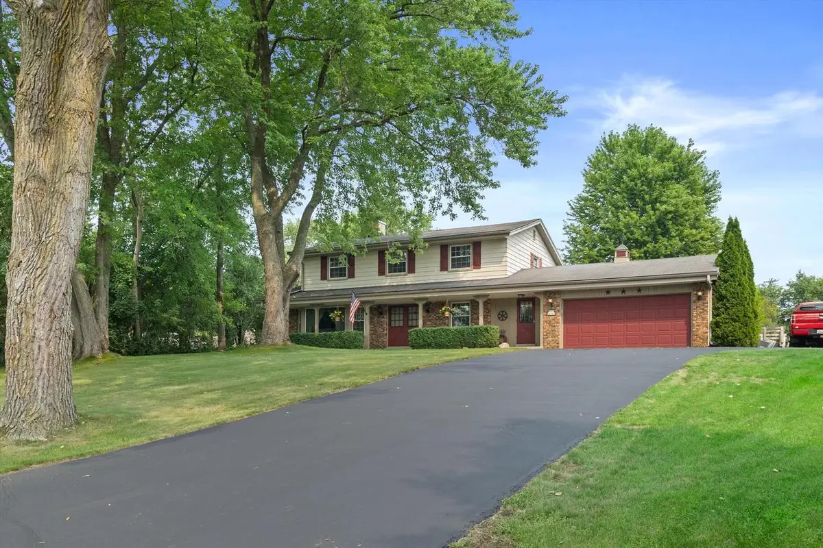W227S4508 Patricia LANE, Waukesha, WI 53189 - #1