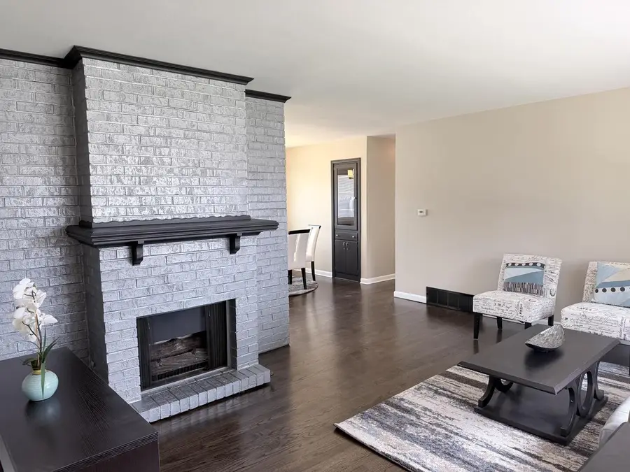 7713 W Verona COURT, Milwaukee, WI 53219 - #3
