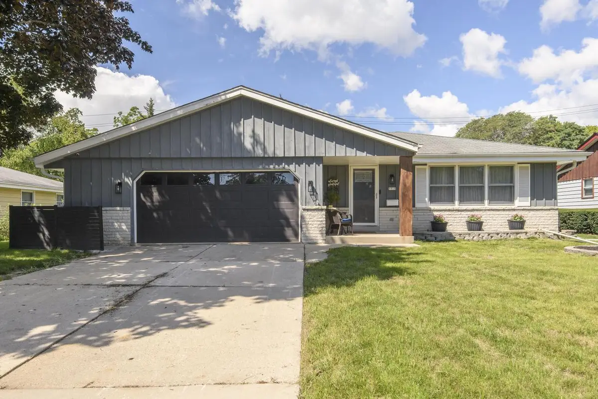 5515 N Shasta DRIVE, Glendale, WI 53209 - #1