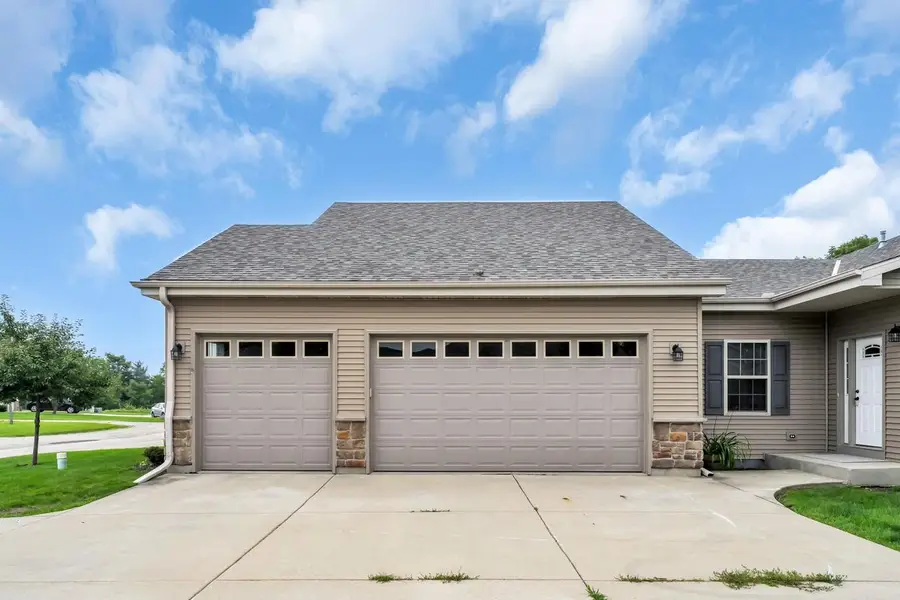 916 Langdon COURT, Mount Pleasant, WI 53406 - #2